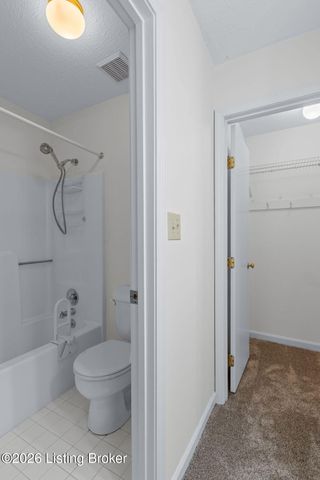 8800 Doe Run Ct, Louisville, KY 40242