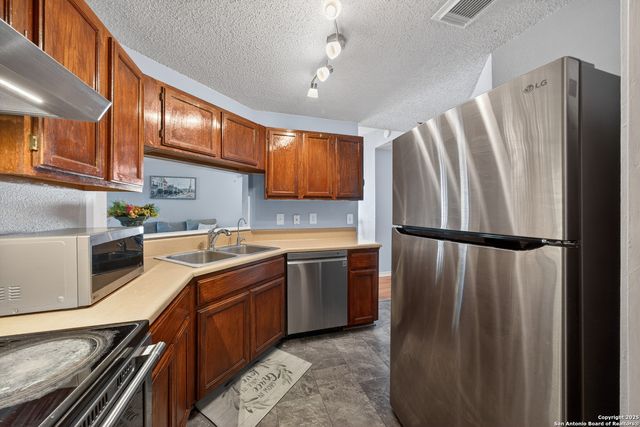 9714 Valley Crest, San Antonio, TX 78250