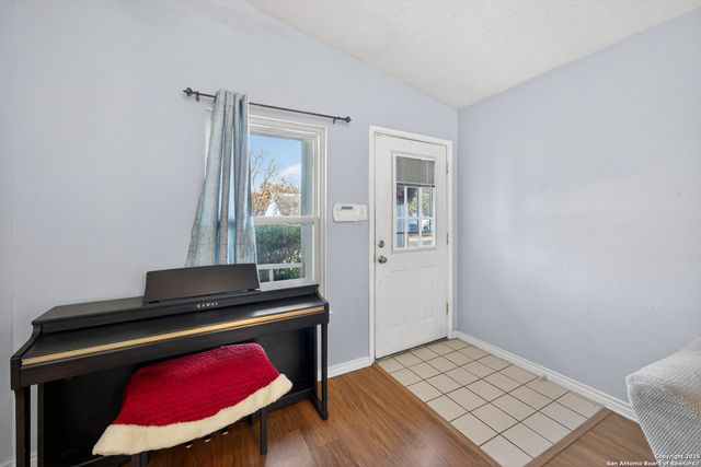 9714 Valley Crest, San Antonio, TX 78250