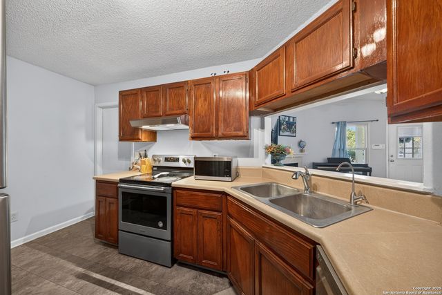 9714 Valley Crest, San Antonio, TX 78250