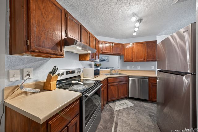 9714 Valley Crest, San Antonio, TX 78250