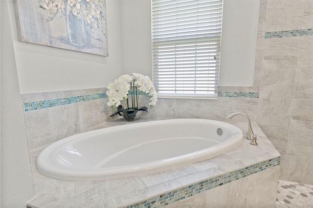 13340 FAWN LILY DRIVE, Riverview, FL 33579