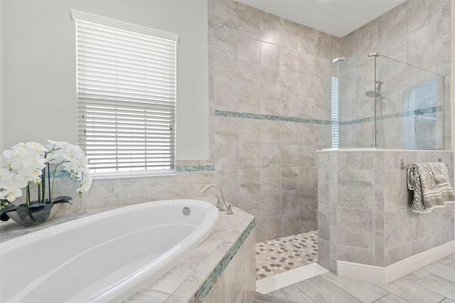 13340 FAWN LILY DRIVE, Riverview, FL 33579