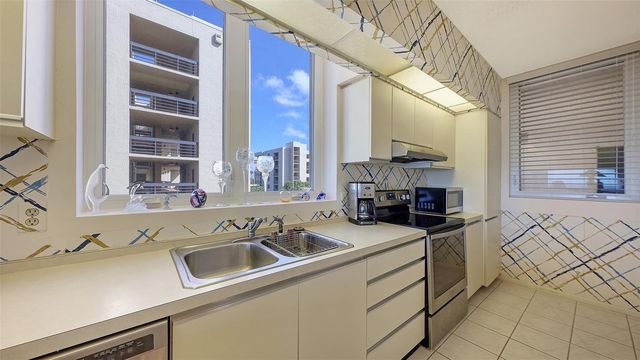 1045 GULF OF MEXICO DRIVE 301, Longboat Key, FL 34228