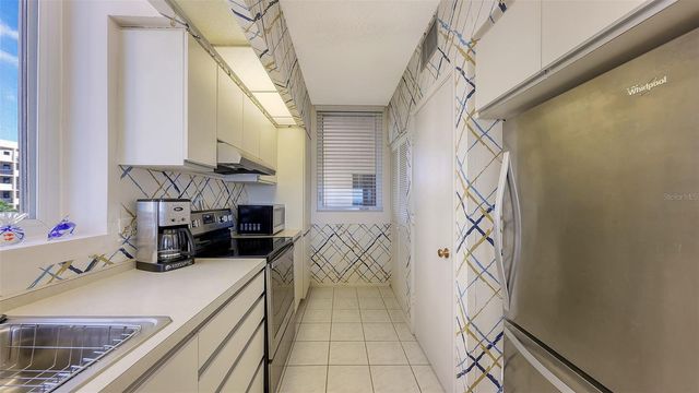 1045 GULF OF MEXICO DRIVE 301, Longboat Key, FL 34228