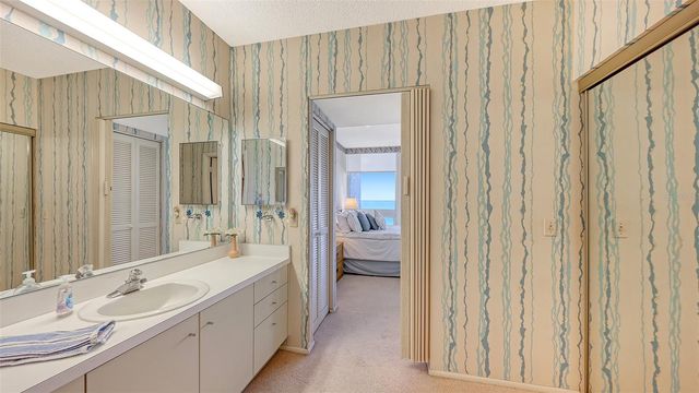 1045 GULF OF MEXICO DRIVE 301, Longboat Key, FL 34228