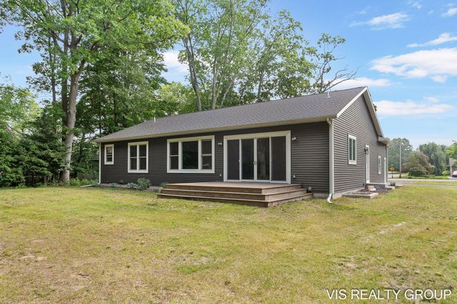 13407 152nd Avenue, Grand Haven, MI 49417