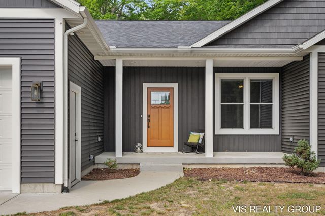 13407 152nd Avenue, Grand Haven, MI 49417