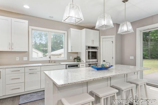 13407 152nd Avenue, Grand Haven, MI 49417