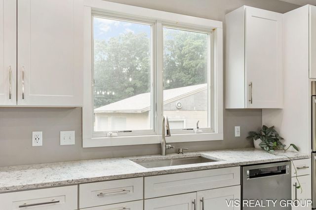 13407 152nd Avenue, Grand Haven, MI 49417
