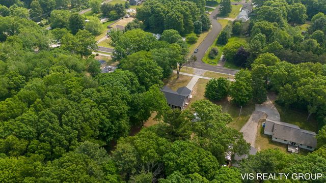 13407 152nd Avenue, Grand Haven, MI 49417