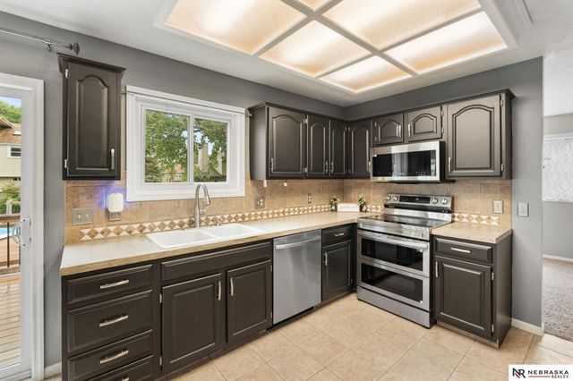 13403 S 28 Street, Bellevue, NE 68123