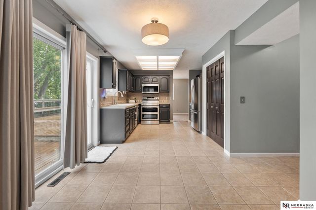 13403 S 28 Street, Bellevue, NE 68123