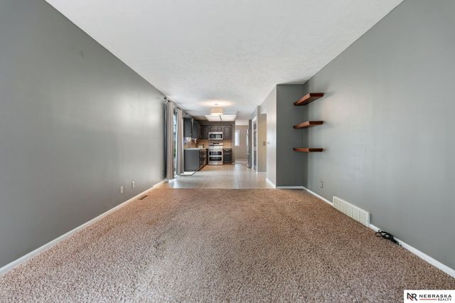 13403 S 28 Street, Bellevue, NE 68123