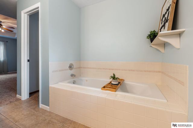 13403 S 28 Street, Bellevue, NE 68123