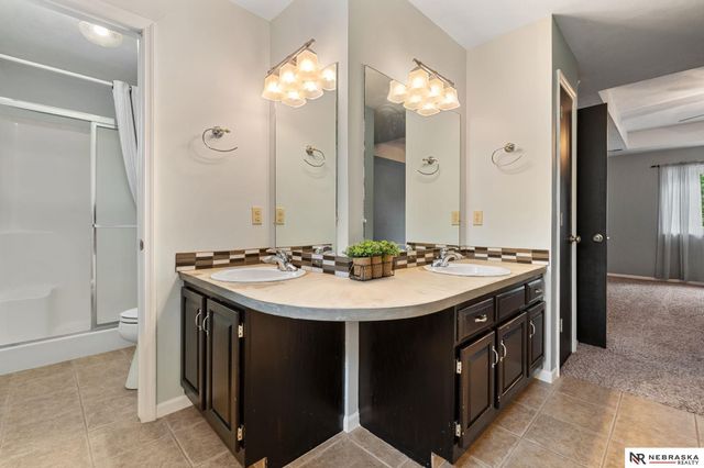 13403 S 28 Street, Bellevue, NE 68123