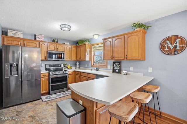 201 E Greenwood Drive, Haskins, OH 43525