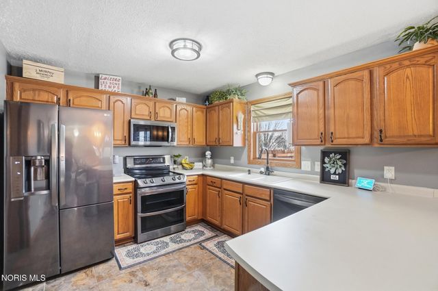 201 E Greenwood Drive, Haskins, OH 43525