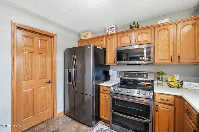 201 E Greenwood Drive, Haskins, OH 43525