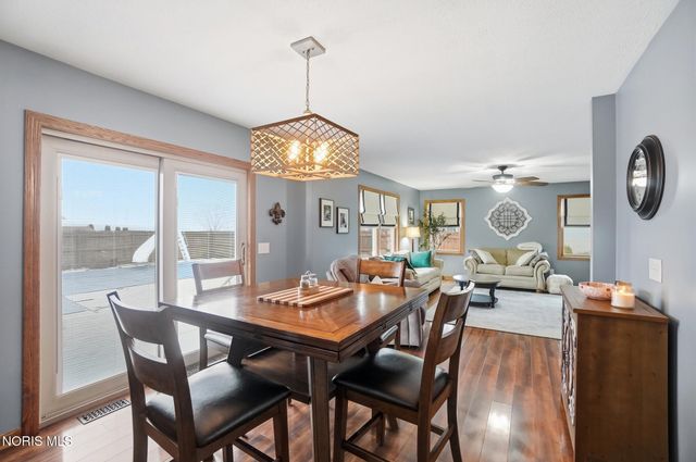 201 E Greenwood Drive, Haskins, OH 43525