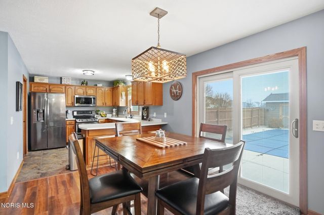 201 E Greenwood Drive, Haskins, OH 43525