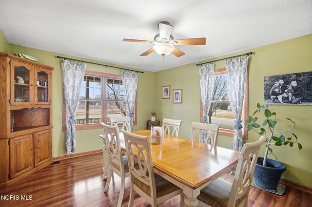 201 E Greenwood Drive, Haskins, OH 43525