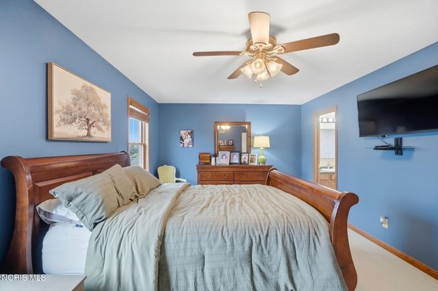 201 E Greenwood Drive, Haskins, OH 43525