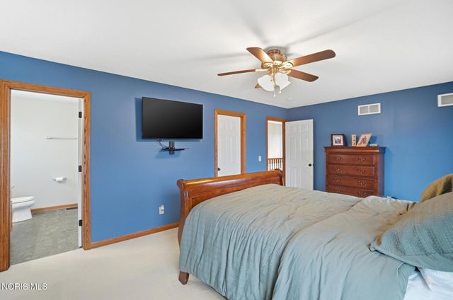 201 E Greenwood Drive, Haskins, OH 43525