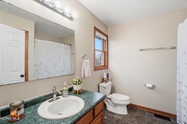 201 E Greenwood Drive, Haskins, OH 43525