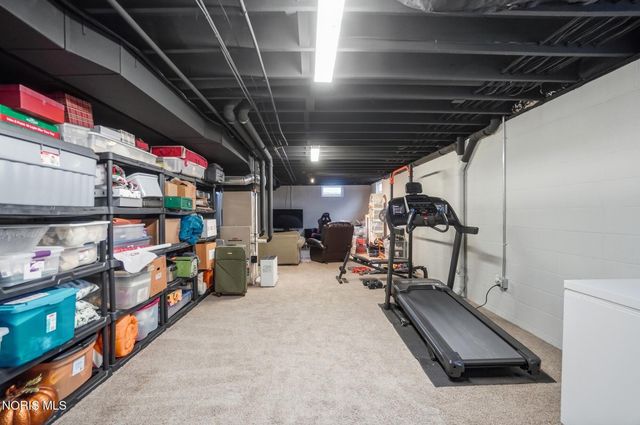 201 E Greenwood Drive, Haskins, OH 43525