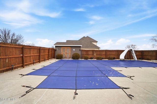 201 E Greenwood Drive, Haskins, OH 43525