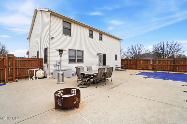 201 E Greenwood Drive, Haskins, OH 43525