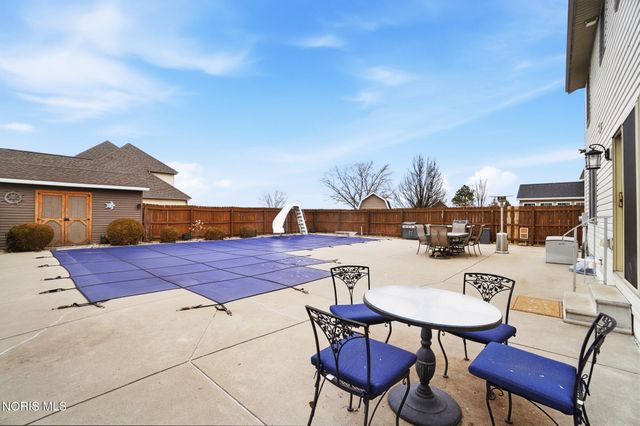 201 E Greenwood Drive, Haskins, OH 43525