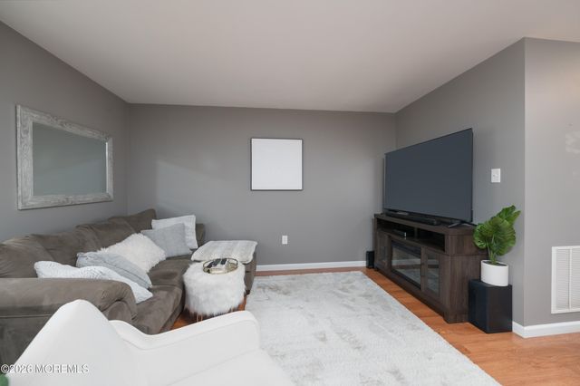 2303 Gulfstream Way, Toms River, NJ 08755