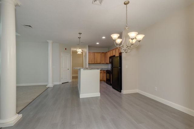 80-7 Carriage Way, Manchester, NH 03102