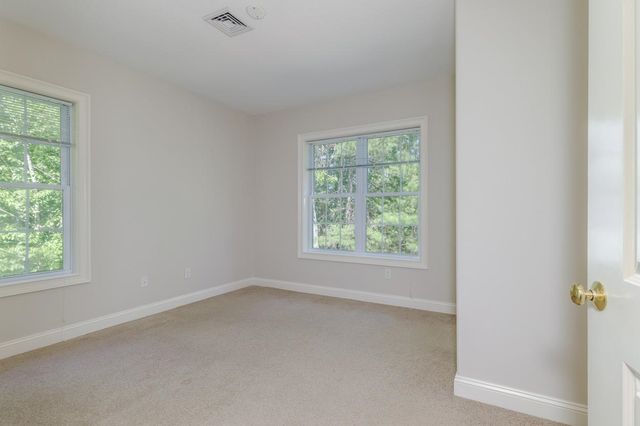 80-7 Carriage Way, Manchester, NH 03102