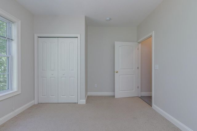 80-7 Carriage Way, Manchester, NH 03102