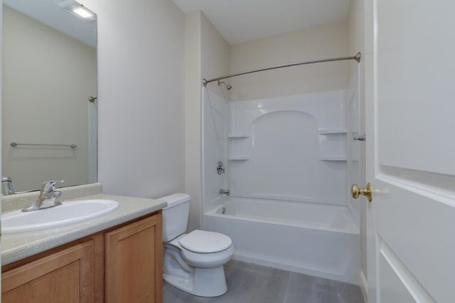 80-7 Carriage Way, Manchester, NH 03102
