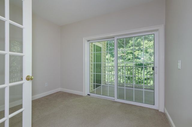80-7 Carriage Way, Manchester, NH 03102