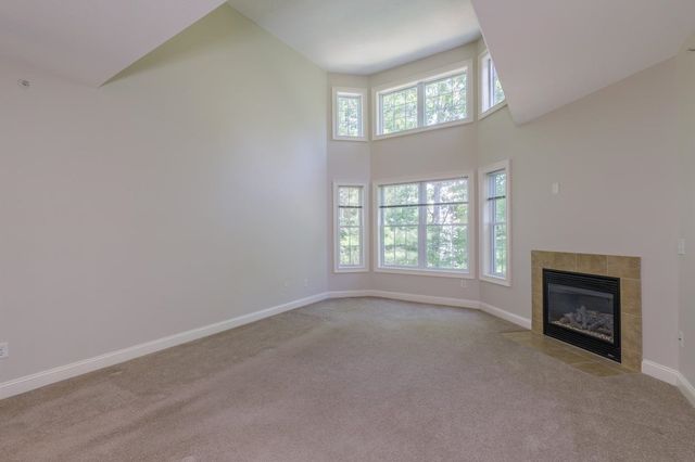 80-7 Carriage Way, Manchester, NH 03102