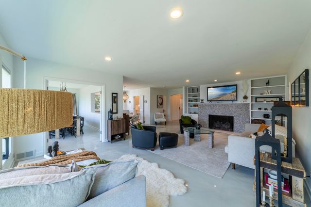 19300 Highland Drive, New Buffalo Twp, MI 49117
