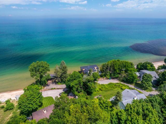 19300 Highland Drive, New Buffalo Twp, MI 49117