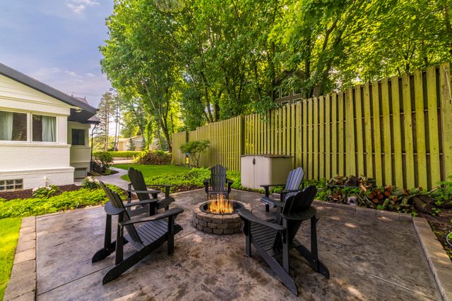 19300 Highland Drive, New Buffalo Twp, MI 49117