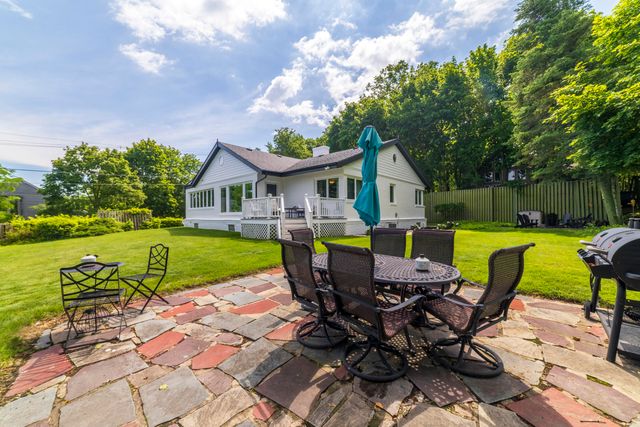 19300 Highland Drive, New Buffalo Twp, MI 49117