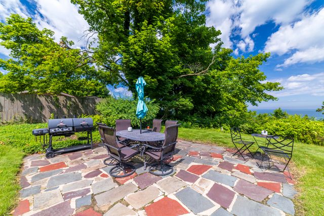 19300 Highland Drive, New Buffalo Twp, MI 49117