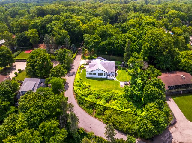 19300 Highland Drive, New Buffalo Twp, MI 49117