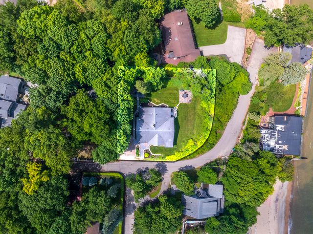 19300 Highland Drive, New Buffalo Twp, MI 49117