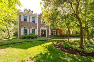 2145 Kenton Lane, Libertyville, IL 60048