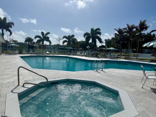 91 S Warner Drive, Jensen Beach, FL 34957