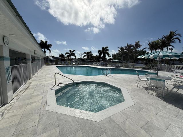 91 S Warner Drive, Jensen Beach, FL 34957